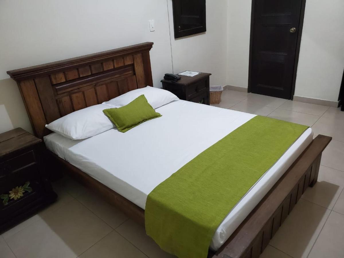 Hotel Cataluna Pereira Kültér fotó
