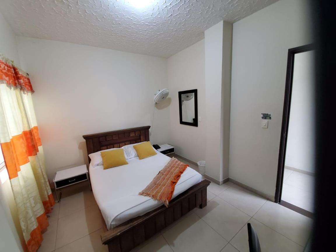 Hotel Cataluna Pereira Kültér fotó